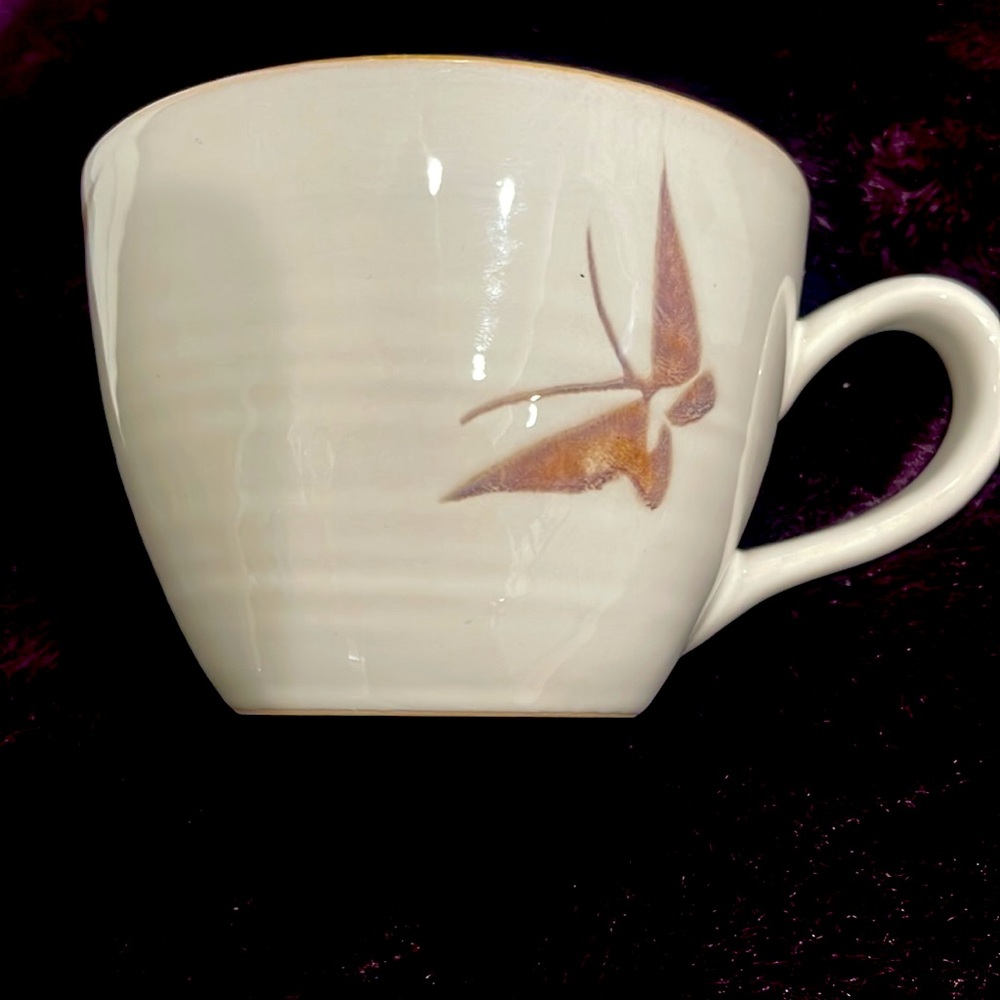 Pier 1 Imports Design 19oz set of 2 collectible mug "Sponge-like art Butterfly" - Picture 7 of 9